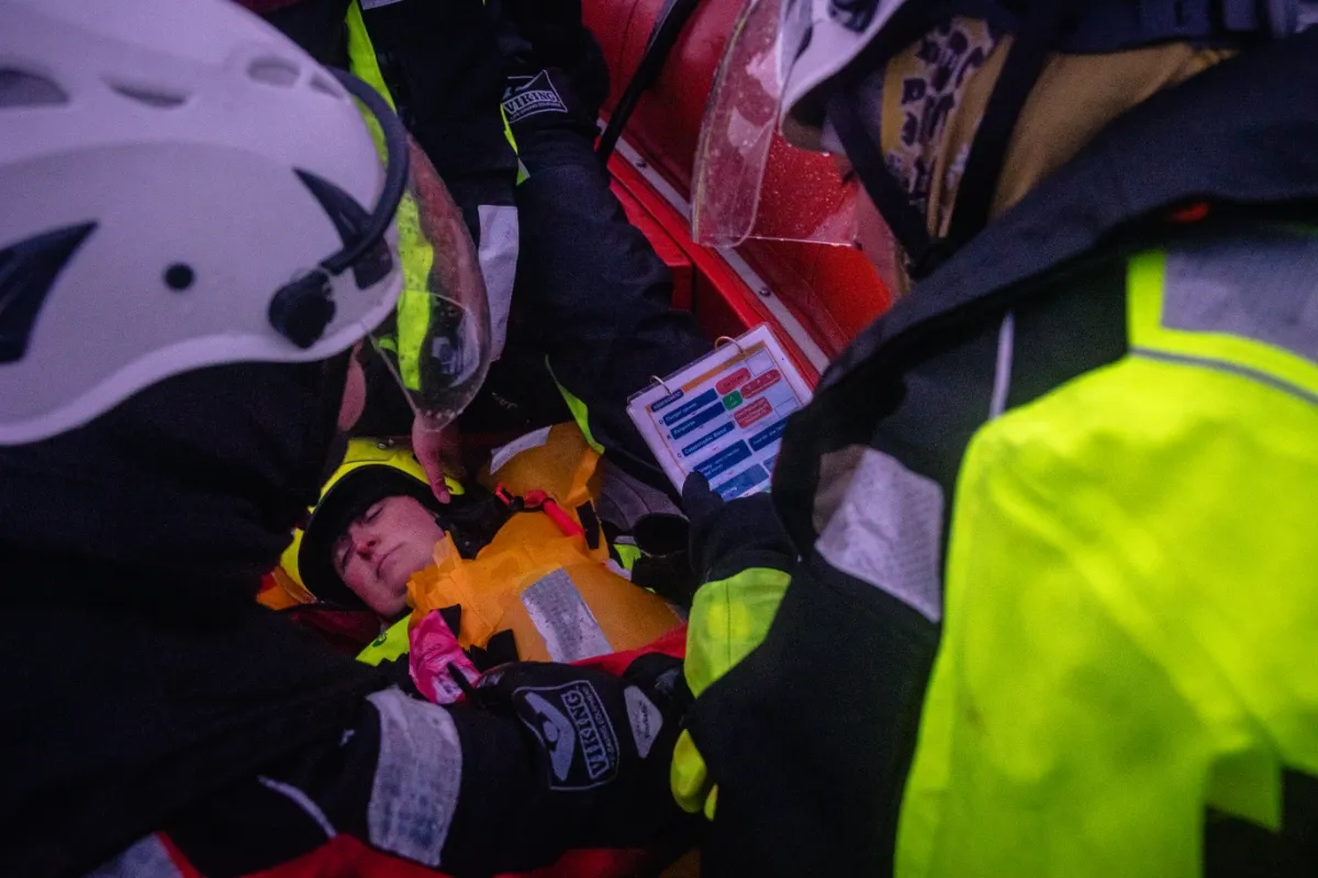 Emergency procedures training scenario