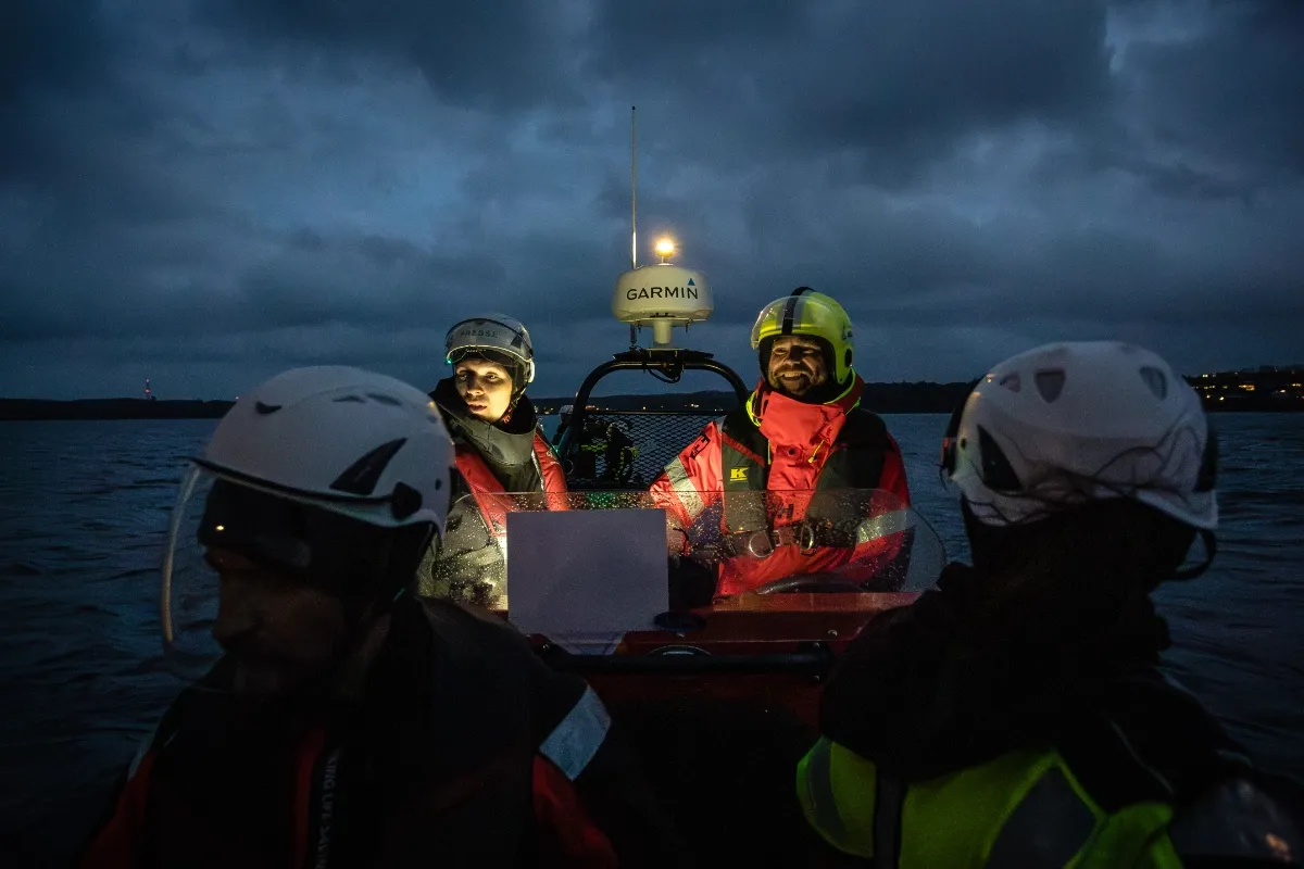 RYA advanced powerboat training at night